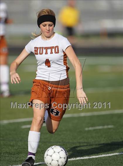 Thumbnail 2 in Hutto vs Hays (4A Region 4 Bi-District Playoffs) photogallery.