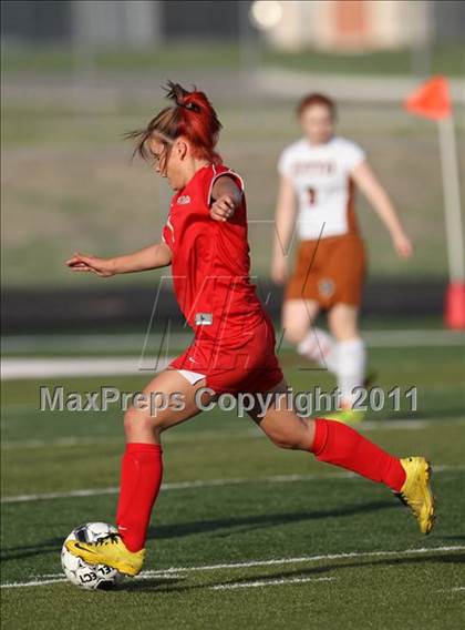 Thumbnail 2 in Hutto vs Hays (4A Region 4 Bi-District Playoffs) photogallery.
