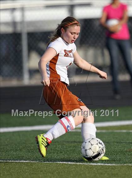 Thumbnail 3 in Hutto vs Hays (4A Region 4 Bi-District Playoffs) photogallery.