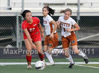 Thumbnail 3 in Hutto vs Hays (4A Region 4 Bi-District Playoffs) photogallery.