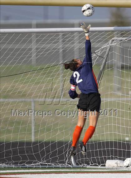 Thumbnail 3 in Hutto vs Hays (4A Region 4 Bi-District Playoffs) photogallery.