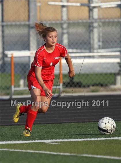 Thumbnail 1 in Hutto vs Hays (4A Region 4 Bi-District Playoffs) photogallery.