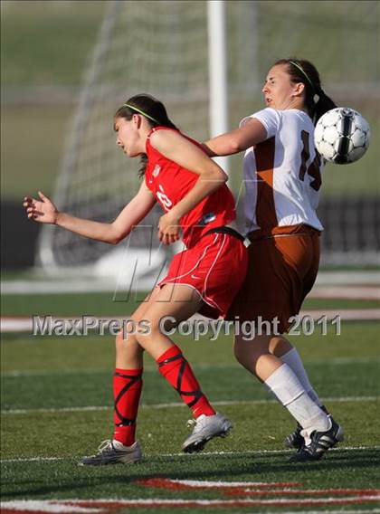 Thumbnail 2 in Hutto vs Hays (4A Region 4 Bi-District Playoffs) photogallery.