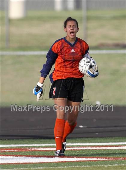 Thumbnail 1 in Hutto vs Hays (4A Region 4 Bi-District Playoffs) photogallery.