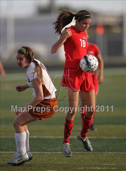 Thumbnail 3 in Hutto vs Hays (4A Region 4 Bi-District Playoffs) photogallery.