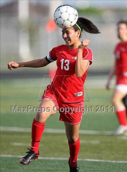 Thumbnail 2 in Hutto vs Hays (4A Region 4 Bi-District Playoffs) photogallery.
