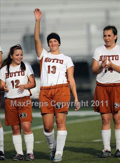 Thumbnail 1 in Hutto vs Hays (4A Region 4 Bi-District Playoffs) photogallery.