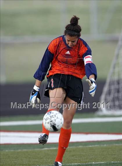 Thumbnail 1 in Hutto vs Hays (4A Region 4 Bi-District Playoffs) photogallery.