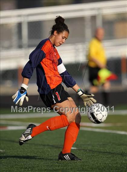 Thumbnail 3 in Hutto vs Hays (4A Region 4 Bi-District Playoffs) photogallery.