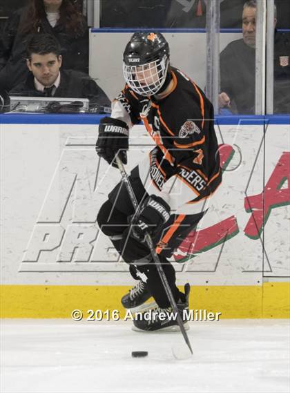 Thumbnail 1 in Mamaroneck vs. West Genesee (NYSPHSAA Division 1 Final) photogallery.