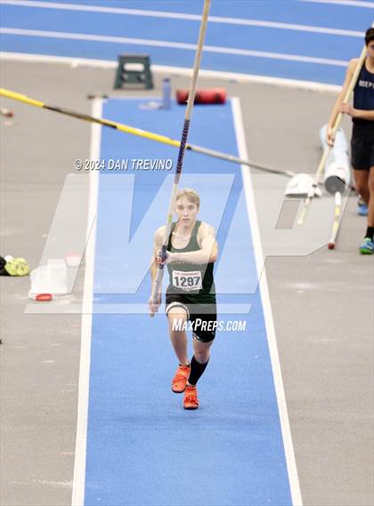 Thumbnail 1 in VHSL State Championship - Class 6 (Pole Vault) photogallery.