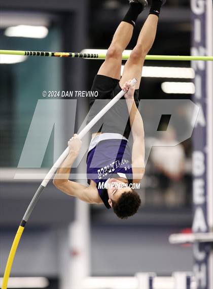 Thumbnail 3 in VHSL State Championship - Class 6 (Pole Vault) photogallery.