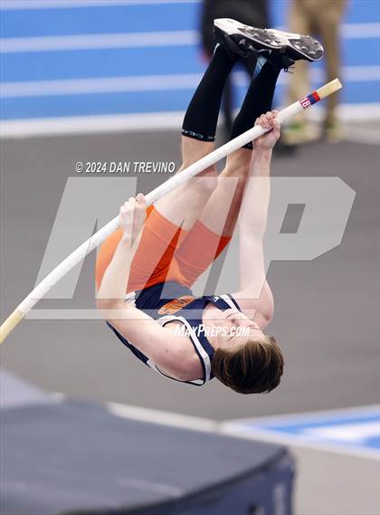 Thumbnail 1 in VHSL State Championship - Class 6 (Pole Vault) photogallery.