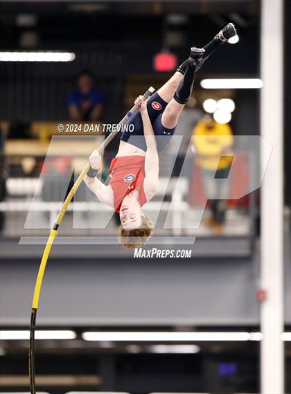 Thumbnail 3 in VHSL State Championship - Class 6 (Pole Vault) photogallery.