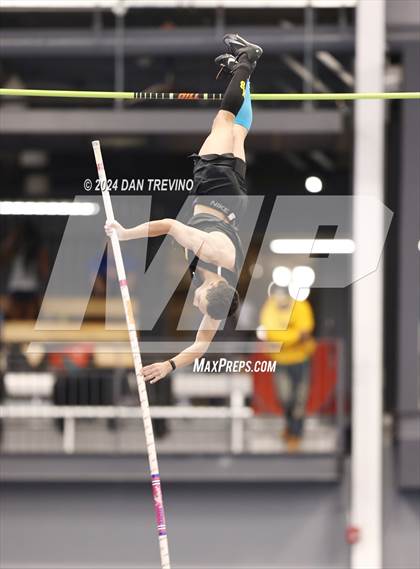 Thumbnail 1 in VHSL State Championship - Class 6 (Pole Vault) photogallery.