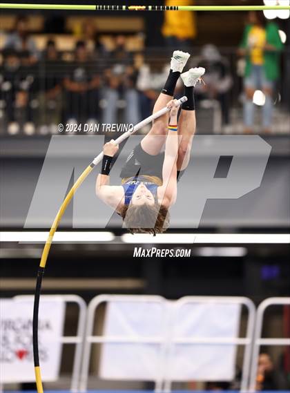 Thumbnail 1 in VHSL State Championship - Class 6 (Pole Vault) photogallery.