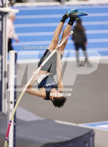Thumbnail 2 in VHSL State Championship - Class 6 (Pole Vault) photogallery.