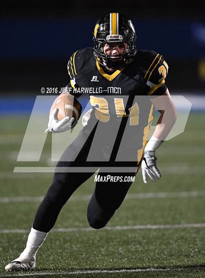 Thumbnail 3 in Garfield vs. Canton Central Catholic (OHSAA Division V Region 17 Final) photogallery.