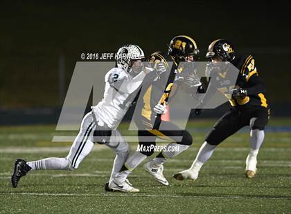Thumbnail 3 in Garfield vs. Canton Central Catholic (OHSAA Division V Region 17 Final) photogallery.