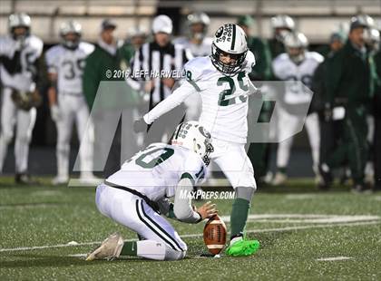 Thumbnail 2 in Garfield vs. Canton Central Catholic (OHSAA Division V Region 17 Final) photogallery.