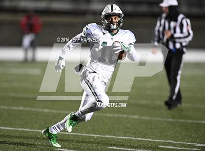 Thumbnail 2 in Garfield vs. Canton Central Catholic (OHSAA Division V Region 17 Final) photogallery.