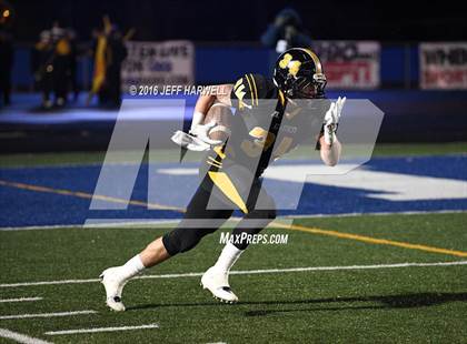 Thumbnail 3 in Garfield vs. Canton Central Catholic (OHSAA Division V Region 17 Final) photogallery.