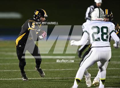 Thumbnail 2 in Garfield vs. Canton Central Catholic (OHSAA Division V Region 17 Final) photogallery.