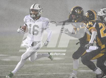 Thumbnail 1 in Garfield vs. Canton Central Catholic (OHSAA Division V Region 17 Final) photogallery.