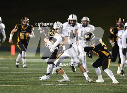 Thumbnail 2 in Garfield vs. Canton Central Catholic (OHSAA Division V Region 17 Final) photogallery.