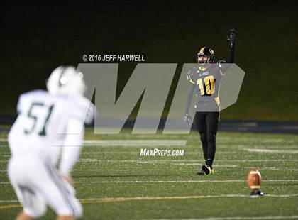 Thumbnail 1 in Garfield vs. Canton Central Catholic (OHSAA Division V Region 17 Final) photogallery.