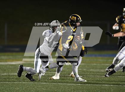 Thumbnail 1 in Garfield vs. Canton Central Catholic (OHSAA Division V Region 17 Final) photogallery.