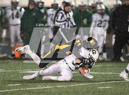 Thumbnail 3 in Garfield vs. Canton Central Catholic (OHSAA Division V Region 17 Final) photogallery.