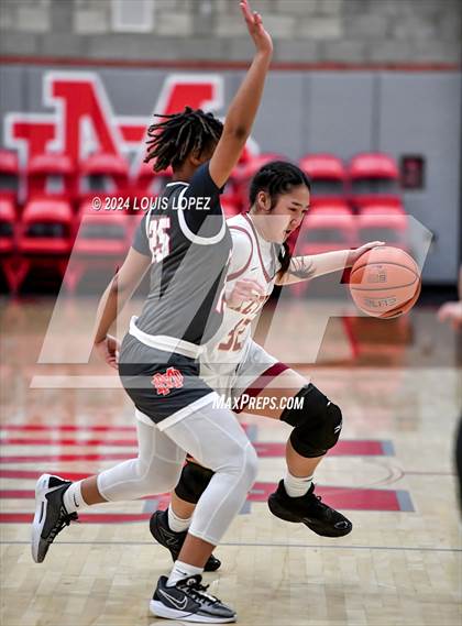 Thumbnail 3 in Esperanza @ Mater Dei (Nike Extravaganza) photogallery.