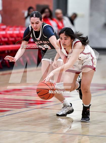 Thumbnail 3 in Esperanza @ Mater Dei (Nike Extravaganza) photogallery.