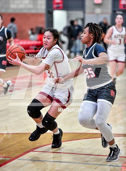 Thumbnail 3 in Esperanza @ Mater Dei (Nike Extravaganza) photogallery.