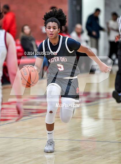 Thumbnail 2 in Esperanza @ Mater Dei (Nike Extravaganza) photogallery.