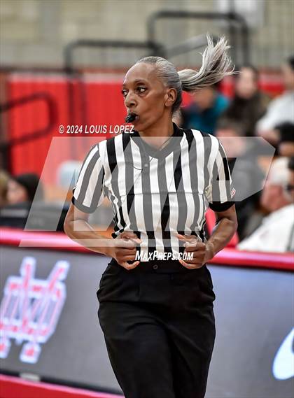 Thumbnail 3 in Esperanza @ Mater Dei (Nike Extravaganza) photogallery.