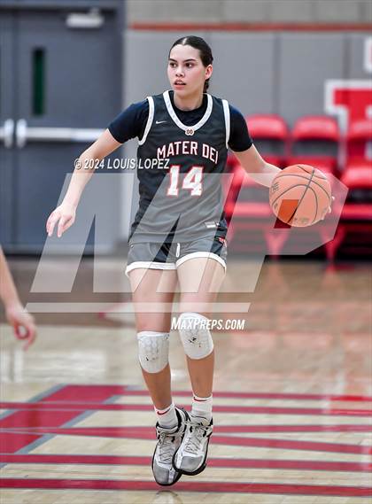 Thumbnail 3 in Esperanza @ Mater Dei (Nike Extravaganza) photogallery.