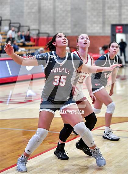 Thumbnail 3 in Esperanza @ Mater Dei (Nike Extravaganza) photogallery.