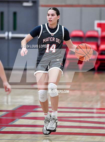 Thumbnail 1 in Esperanza @ Mater Dei (Nike Extravaganza) photogallery.