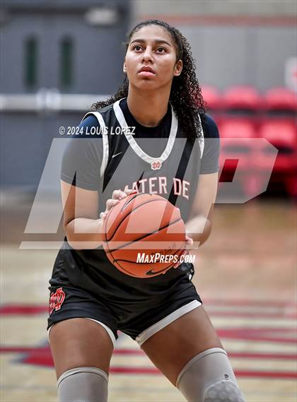 Thumbnail 2 in Esperanza @ Mater Dei (Nike Extravaganza) photogallery.