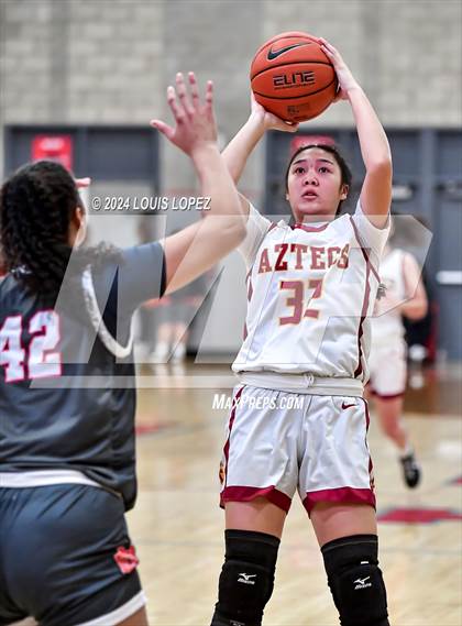 Thumbnail 2 in Esperanza @ Mater Dei (Nike Extravaganza) photogallery.