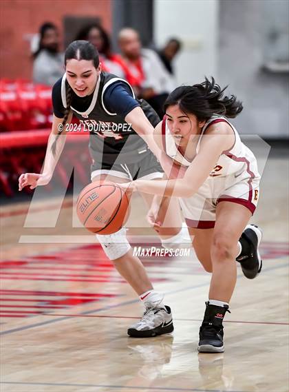 Thumbnail 2 in Esperanza @ Mater Dei (Nike Extravaganza) photogallery.