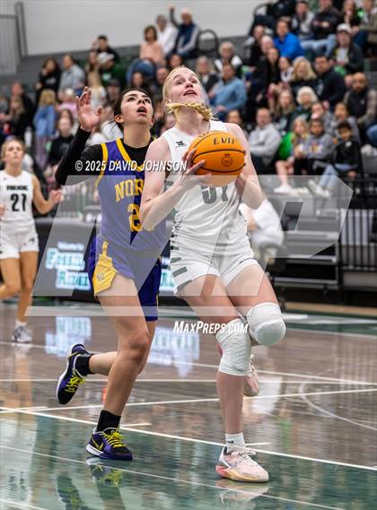 Thumbnail 2 in Fossil Ridge vs. Denver North (CHSAA 6A Round 1) photogallery.