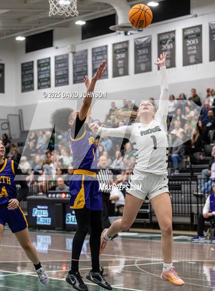Thumbnail 2 in Fossil Ridge vs. Denver North (CHSAA 6A Round 1) photogallery.