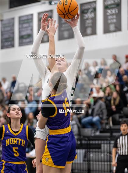 Thumbnail 3 in Fossil Ridge vs. Denver North (CHSAA 6A Round 1) photogallery.