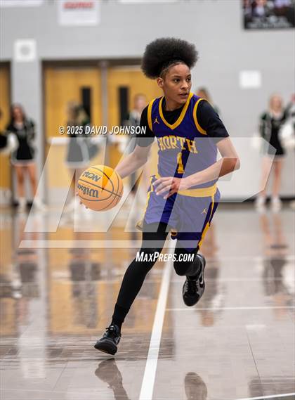 Thumbnail 2 in Fossil Ridge vs. Denver North (CHSAA 6A Round 1) photogallery.