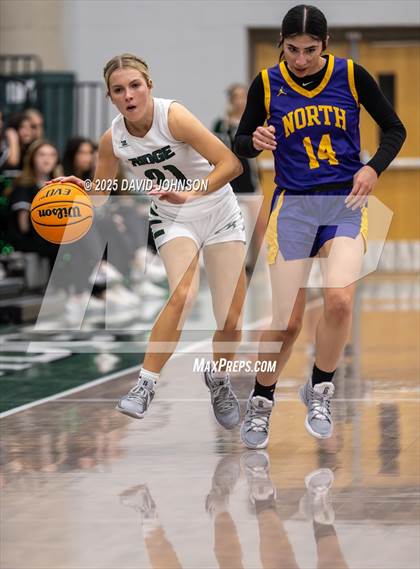 Thumbnail 1 in Fossil Ridge vs. Denver North (CHSAA 6A Round 1) photogallery.