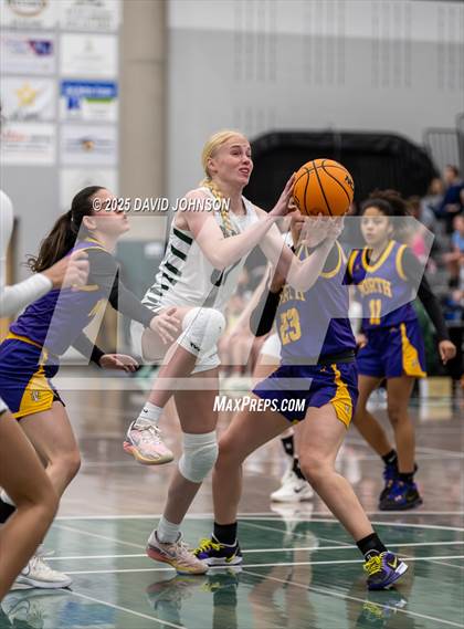 Thumbnail 2 in Fossil Ridge vs. Denver North (CHSAA 6A Round 1) photogallery.