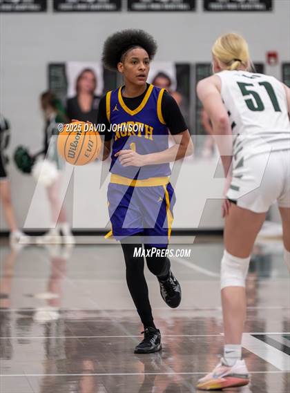 Thumbnail 2 in Fossil Ridge vs. Denver North (CHSAA 6A Round 1) photogallery.